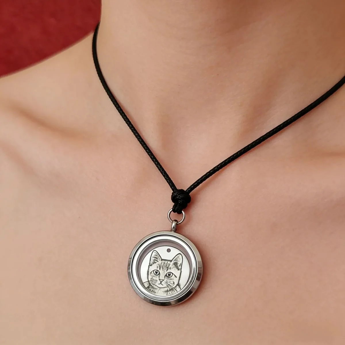 Custom Pet Memorial Locket Necklace — Laser-Engraved Photo Pendant (Opens for Keepsakes) - detail 14